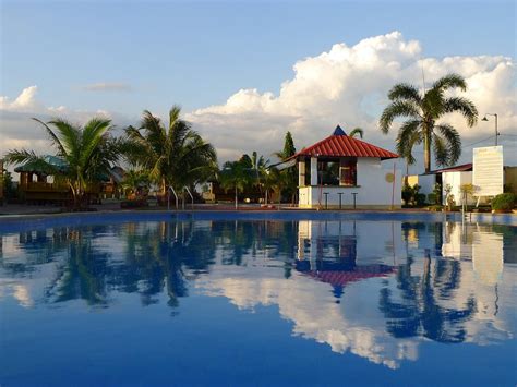 Urdaneta City Hotels .